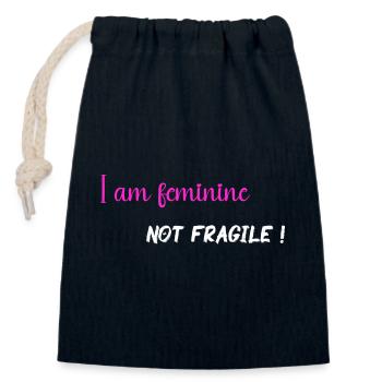 I am feminine, not fragile - PNK WT - Closable cotton gift bag (14x20cm) - navy - Front