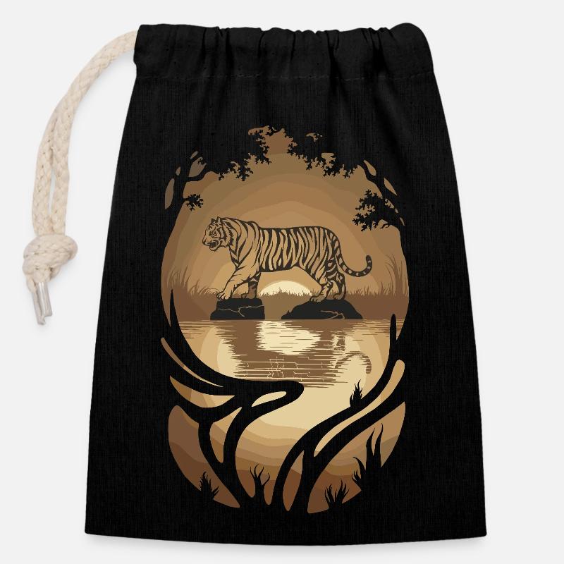 Tiger Art: Powerful Elegance in Gold - Closable cotton gift bag (14x20cm) - black