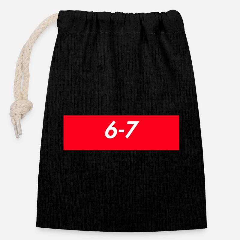 6_7_six_seven_meme_geschenk_shirt_lustig - Verschließbarer Geschenkbeutel aus Baumwolle (14x20cm) - Schwarz
