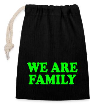 We are family - Sac cadeau en coton avec cordon (14 x 20 cm) - noir - Devant