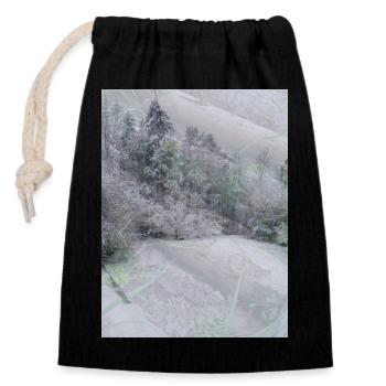 Paysage de neige sur troncs d’arbres - Sac cadeau en coton avec cordon (14 x 20 cm) - noir - Devant