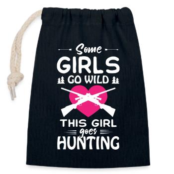 Some Girl Go Wild This Girl Goes Hunting - Closable cotton gift bag (14x20cm) - navy - Front