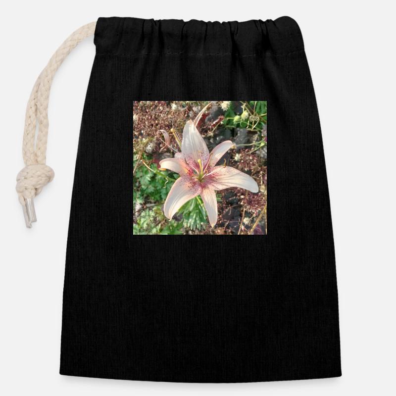 LIGHT ROSE LILY - Closable cotton gift bag (14x20cm) - black