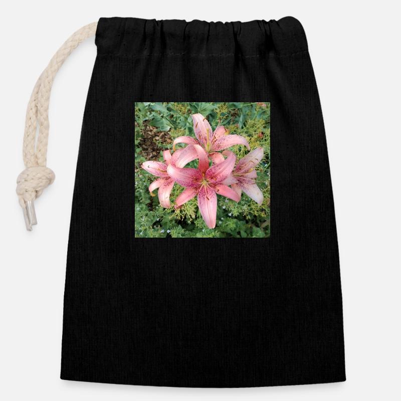LIGHT ROSE LILIES - Closable cotton gift bag (14x20cm) - black