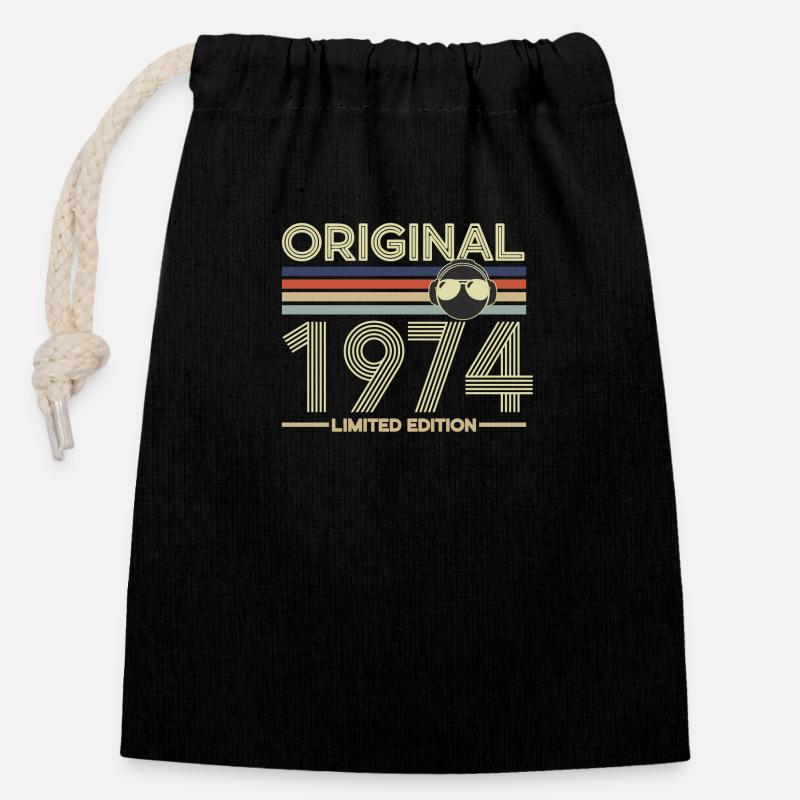 1974 - Sac cadeau en coton avec cordon (14 x 20 cm) - noir