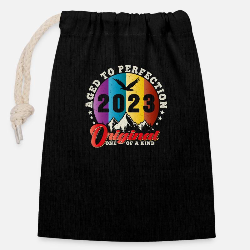 Perfection 2023 -1e anniversaire,Original - Sac cadeau en coton avec cordon (14 x 20 cm) - noir