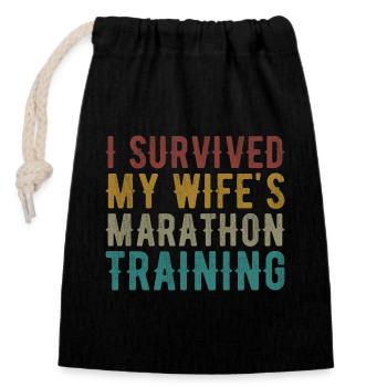 Ehefrauen Trainingsplan Lustiges Triathlon Geschenk - Verschließbarer Geschenkbeutel aus Baumwolle (14x20cm) - Schwarz - Vorne