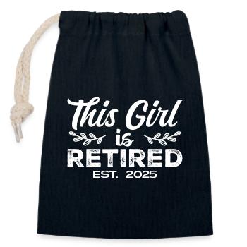 This Girl Is Retired Est. 2025 Funny Retirement - Sac cadeau en coton avec cordon (14 x 20 cm) - bleu marine - Devant