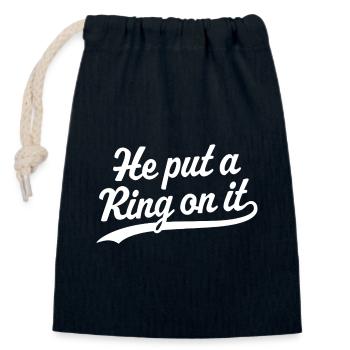 Er steckte einen Ring daran - Verschließbarer Geschenkbeutel aus Baumwolle (14x20cm) - Navy - Vorne