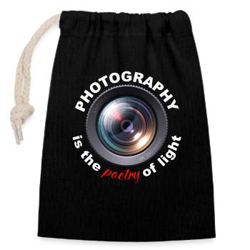 Photography is the poetry of light - Verschließbarer Geschenkbeutel aus Baumwolle (14x20cm) - Schwarz - Vorne