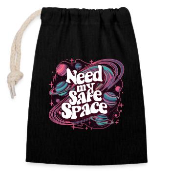 I need my safe space, free space - Closable cotton gift bag (14x20cm) - black - Front