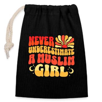 Never Underestimate Muslim Girl - Closable cotton gift bag (14x20cm) - black - Front