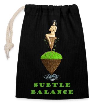 Breastfeeding woman in balance on the natural world - Closable cotton gift bag (14x20cm) - black - Front