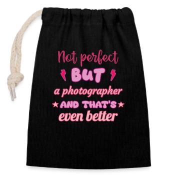 Not perfect, but photographer - Closable cotton gift bag (14x20cm) - black - Front