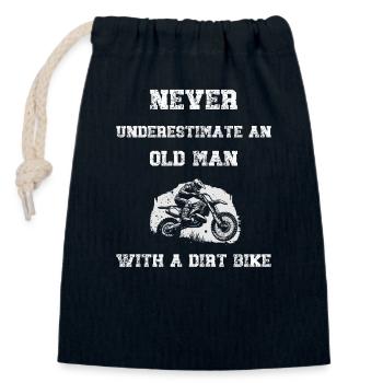 Ne sous-estimez jamais un vieil homme avec une moto tout-terrain - Sac cadeau en coton avec cordon (14 x 20 cm) - bleu marine - Devant