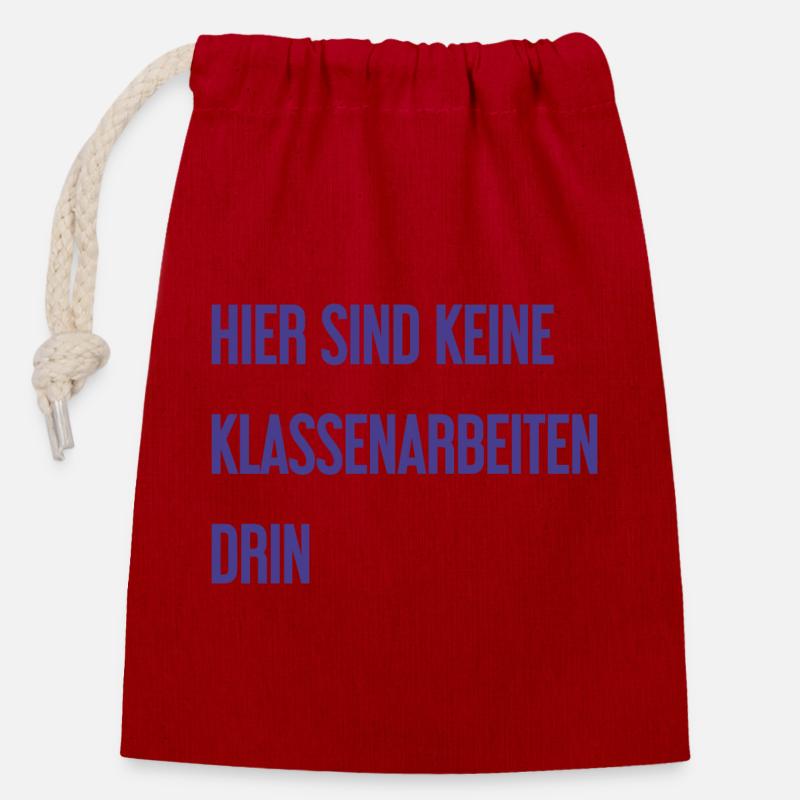 Keine Klassenarbeiten hier drin! - Verschließbarer Geschenkbeutel aus Baumwolle (14x20cm) - Rot