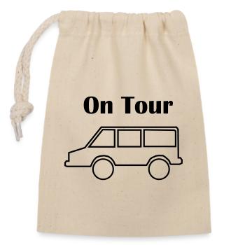 En tournée en voiture - Sac cadeau en coton avec cordon (14 x 20 cm) - nature - Devant
