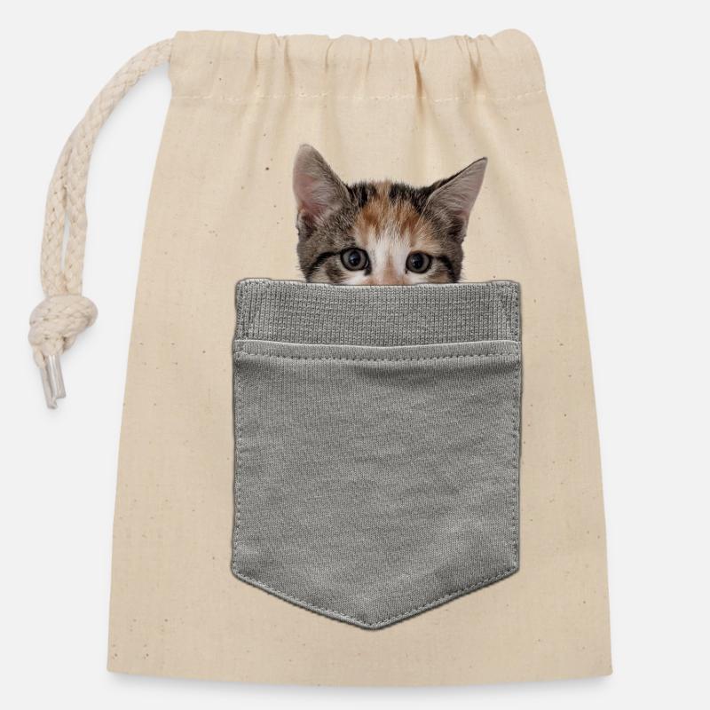 Chat dans sa poche - Un chaton regarde à travers - Sac cadeau en coton avec cordon (14 x 20 cm) - nature
