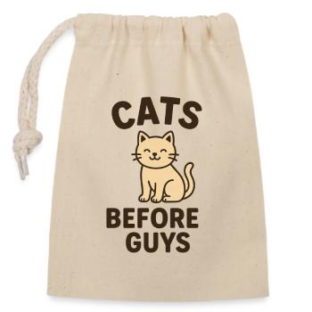 Cats Before Guys - Verschließbarer Geschenkbeutel aus Baumwolle (14x20cm) - Natur - Vorne
