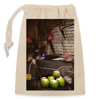 Coconut Street Market Graffiti - Closable cotton gift bag (14x20cm) - nature - Front