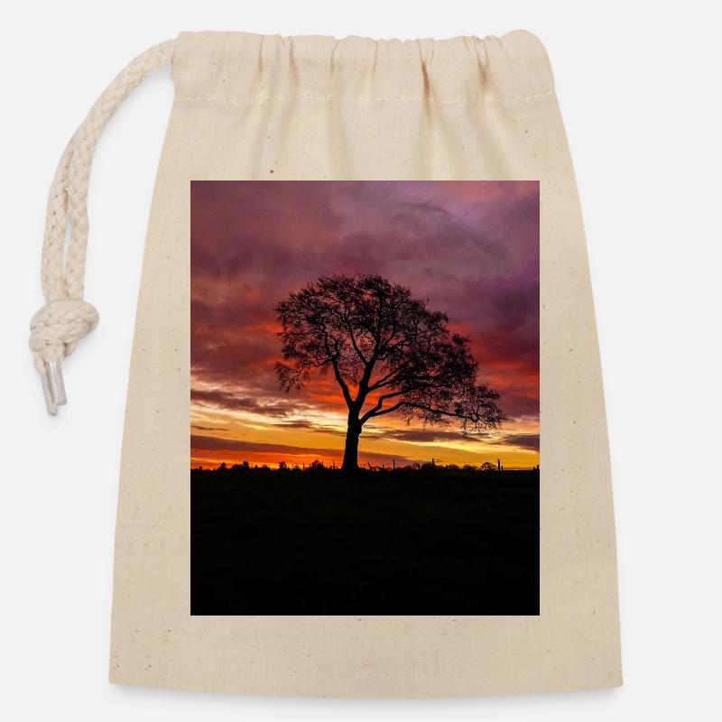 Colourful Sunrise Sky lonely Tree silhouette - Closable cotton gift bag (14x20cm) - nature