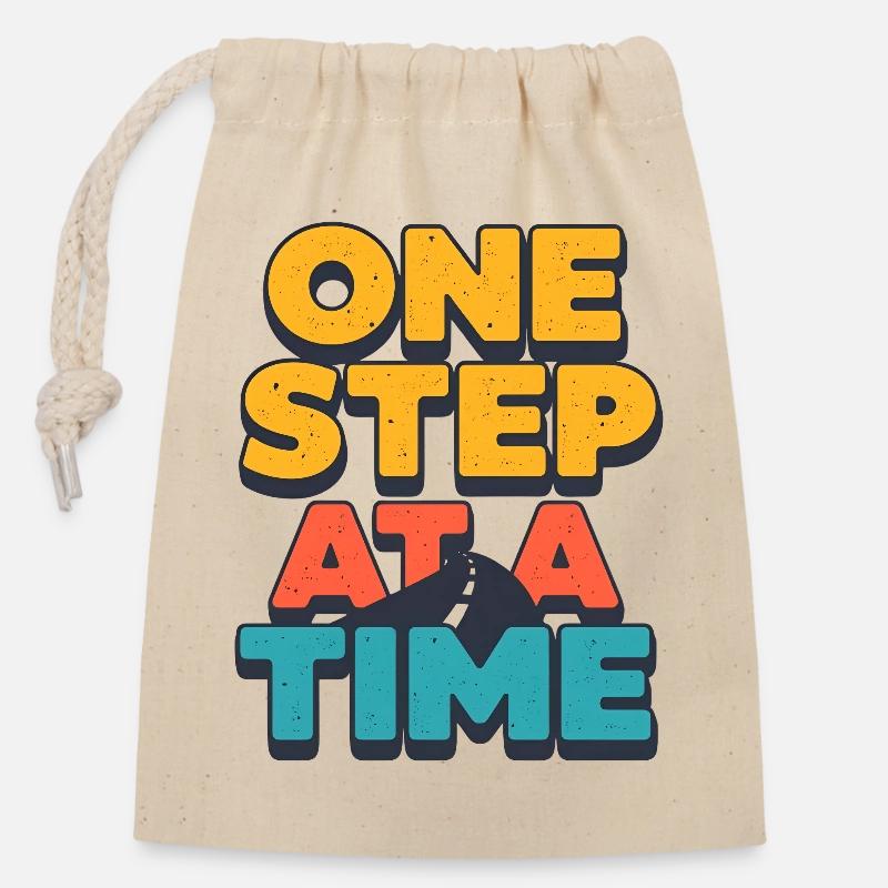 One Step at a Time Retro Motivational Design - Closable cotton gift bag (14x20cm) - nature