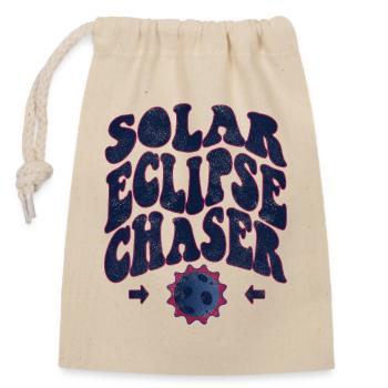 Solar eclipse chaser - Verschließbarer Geschenkbeutel aus Baumwolle (14x20cm) - Natur - Vorne