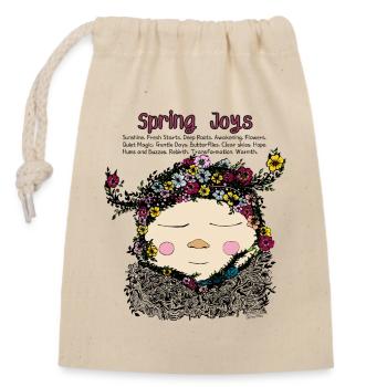 Spring Joy Gnome – Gemütliche Naturillustration - Verschließbarer Geschenkbeutel aus Baumwolle (14x20cm) - Natur - Vorne
