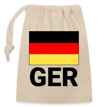 Deutschland Flagge mit GER-Abkürzung - Verschließbarer Geschenkbeutel aus Baumwolle (14x20cm) - Natur - Vorne