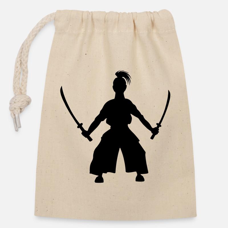 Samurai stehender japanischer Schwertkämpfer 2 Schwerter - Verschließbarer Geschenkbeutel aus Baumwolle (14x20cm) - Natur