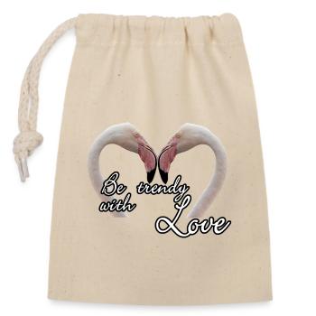 Be trendy with Love - Flamingos Geschenk - Verschließbarer Geschenkbeutel aus Baumwolle (14x20cm) - Natur - Vorne