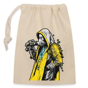 Hood woman wearing a face mask with a yellow - Sac cadeau en coton avec cordon (14 x 20 cm) - nature - Devant