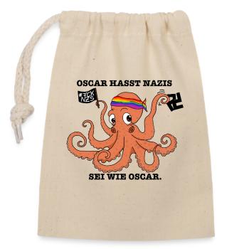 Oscar hasst Nazis - Verschließbarer Geschenkbeutel aus Baumwolle (14x20cm) - Natur - Vorne