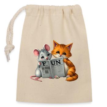 Niedliches Katzen-Mäuse-Paar im Zeitungslayout - Verschließbarer Geschenkbeutel aus Baumwolle (14x20cm) - Natur - Vorne