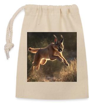 Karakal im Sprung – Wildheit in Bewegung - Verschließbarer Geschenkbeutel aus Baumwolle (14x20cm) - Natur - Vorne