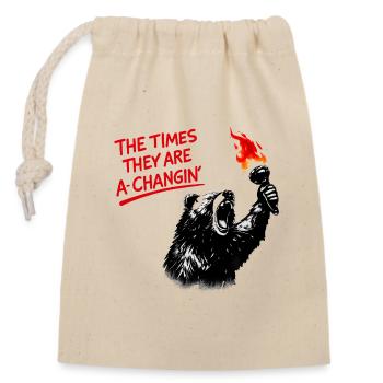 Walking Bear with Fire Torch - Closable cotton gift bag (14x20cm) - nature - Front