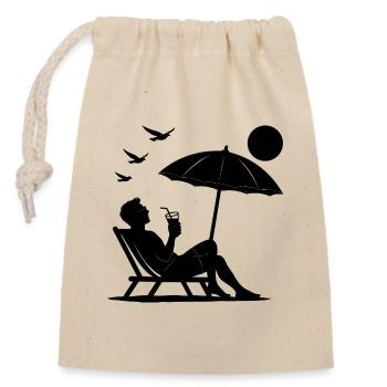 Relaxing in a deck chair on the beach - Closable cotton gift bag (14x20cm) - nature - Front