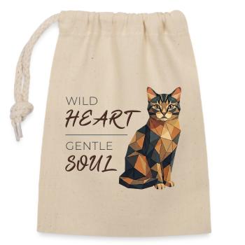Katzen-Design Low-Poly - Wild Heart, gentle soul - Verschließbarer Geschenkbeutel aus Baumwolle (14x20cm) - Natur - Vorne