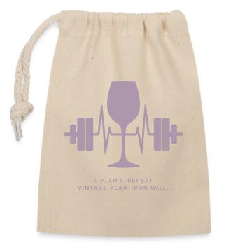 Enjoyment and strength: wine and weights - Closable cotton gift bag (14x20cm) - nature - Front