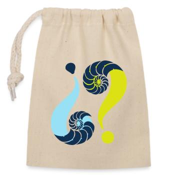 Énigme infinie. 07 Bleu et Vert - Sac cadeau en coton avec cordon (14 x 20 cm) - nature - Devant
