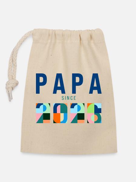 Papa since 2026 - Verschließbarer Geschenkbeutel aus Baumwolle (14x20cm) - Natur