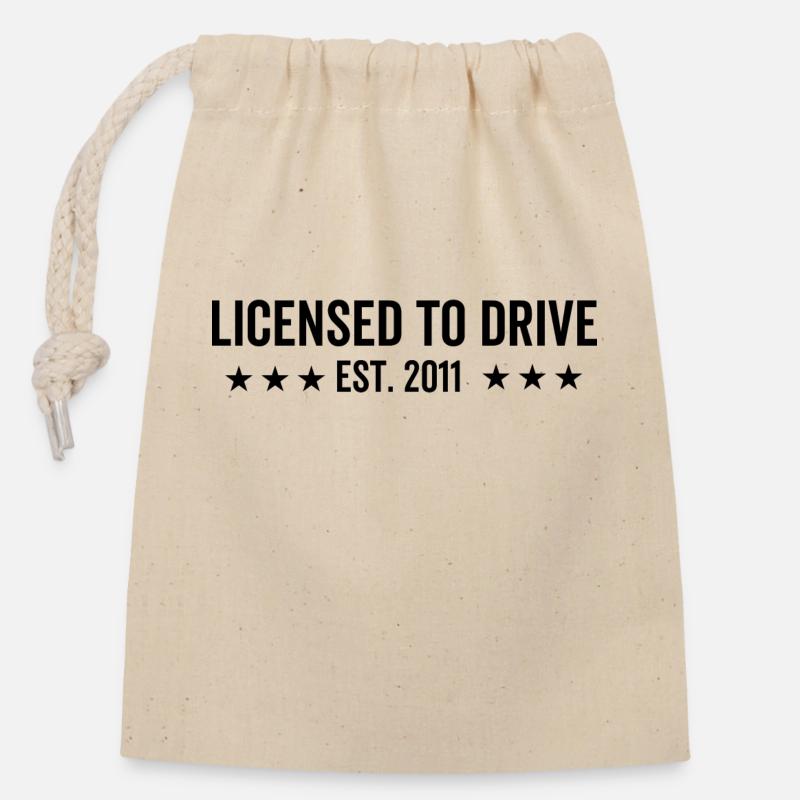 Licensed to Drive Est. 2011 - Closable cotton gift bag (14x20cm) - nature
