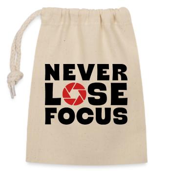 Photography Motivation Never Lose Focus Camera - Closable cotton gift bag (14x20cm) - nature - Front