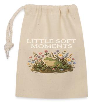 Little Soft Moments: Frog Among Flowers Farm - Closable cotton gift bag (14x20cm) - nature - Front