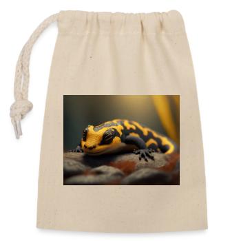 Cute animals doing hibernation – fire salamander - Closable cotton gift bag (14x20cm) - nature - Front