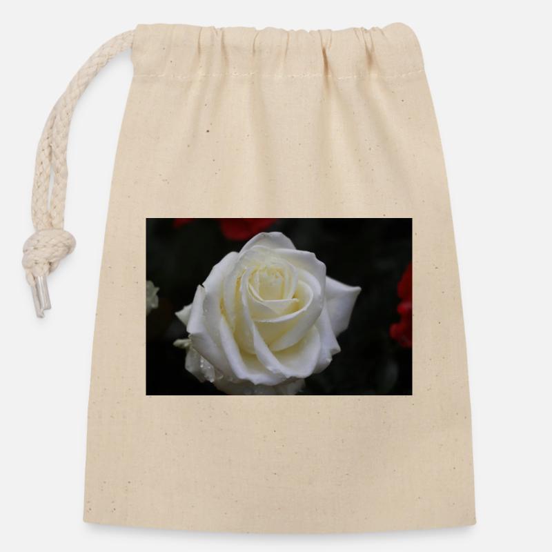 white rose - Closable cotton gift bag (14x20cm) - nature