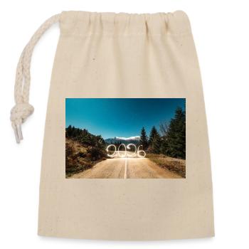 Jahr 2026 Licht bemalt mit verschneiten Bergen - Verschließbarer Geschenkbeutel aus Baumwolle (14x20cm) - Natur - Vorne