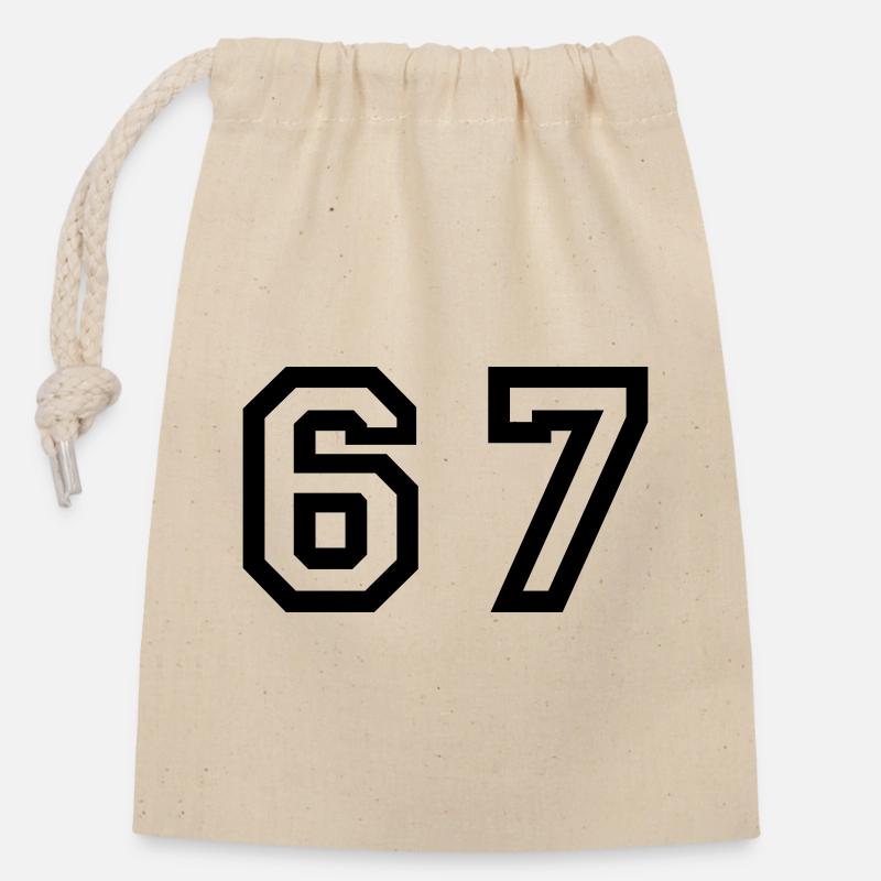 Number - 67 - Sixty Seven - Verschließbarer Geschenkbeutel aus Baumwolle (14x20cm) - Natur