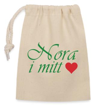 Nora in meinem Herzen - Verschließbarer Geschenkbeutel aus Baumwolle (14x20cm) - Natur - Vorne