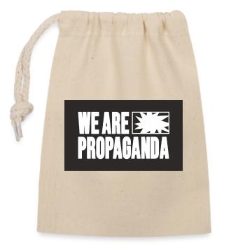 Nous sommes de la propagande - Sac cadeau en coton avec cordon (14 x 20 cm) - nature - Devant